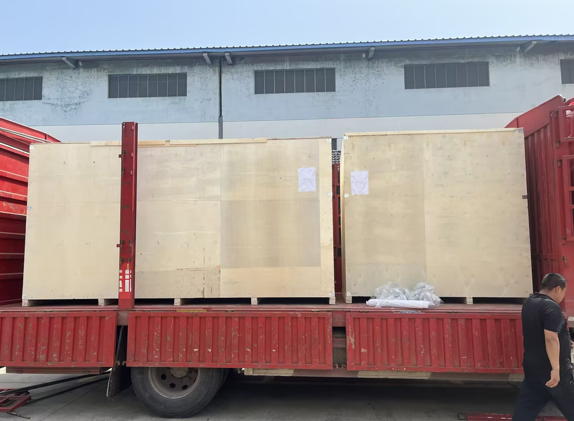 Qingben Environmental Technology exporta equipos de dosificación y prensa de tornillo a Italia